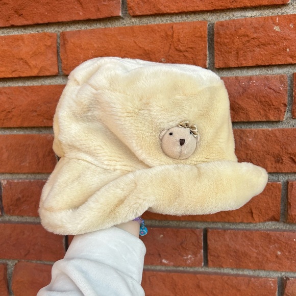 Soft plushie teddy bear bucket hat - Picture 2 of 5
